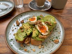 牛油果煮蛋吐司-RAC BAR(安福路店)