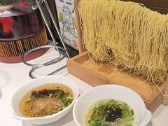 -洪氏嗨捞·广东猪肚鸡·椰子鸡火锅(西咸万象城店)