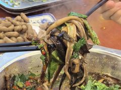 -大众跷脚牛肉馆·非遗传承单位(峨眉山店)