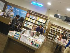 -诚品(信义店)