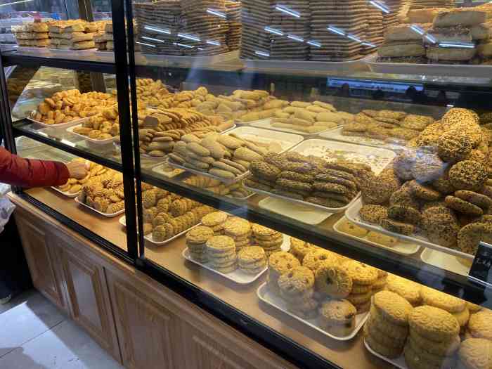 青田联华超市-"这个超市离家很近 里面的东西也蛮全的 很.