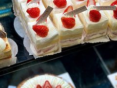 鲜奶草莓小方-CARINO BAKERY&CAFE(人广来福士店)