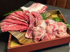 -铭牛烧肉·和牛海鲜自助(高新月牙湖店)