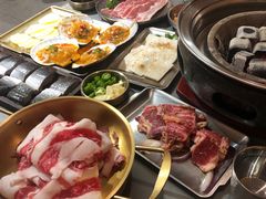 -围炉肉舍•炭烤活鳗•丹东海鲜烤肉(步行街店)