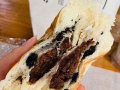 日式和风黑芝麻豆馅麻薯面包-啊噗吐呦现场烘焙(麦凯乐店)