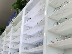 -天空之镜眼镜店蔡司依视路授权店(天通苑店)