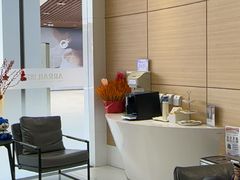 -瑞尔齿科(上海长风大悦城店)