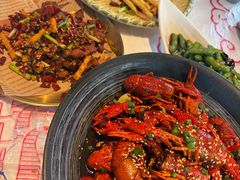 -肥肥虾庄·金牌油焖大虾(汉街SKP店)