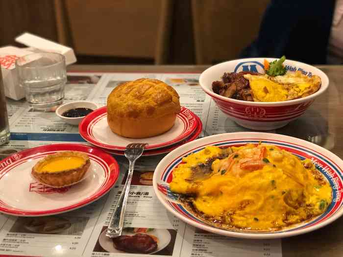 敏华冰厅( 卓悦中心店)-"【环境】港式风格,复古风,仿佛老香港一.