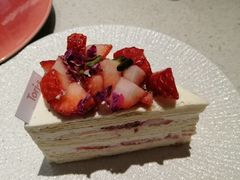 草莓乌龙千层蛋糕-Toris(LuOne凯德晶萃广场店)