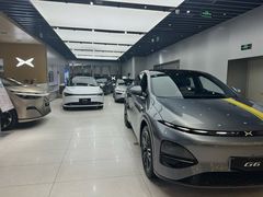 -小鹏汽车(上海静安大融城店)