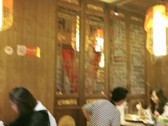 等位区-小龙坎火锅(湖滨银泰in77店)