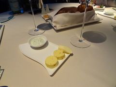 餐前面包和白脱-迪拜帆船酒店海底餐厅