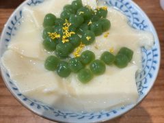 小青团冰豆腐花-李百蟹·江南蟹黄面·河景餐厅(夫子庙总店)