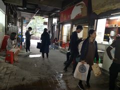 炭炉果鸡煲-威邵鸡煲(西华路总店)