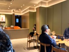 -星巴克臻选(上海中环广场2F店)