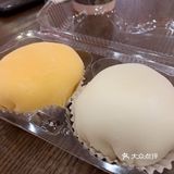 店里大红色装修风格. 非常喜庆有特色