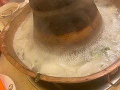 -洞庭洲·防空洞火锅·烧烤·铜锅涮肉(新百广场店)