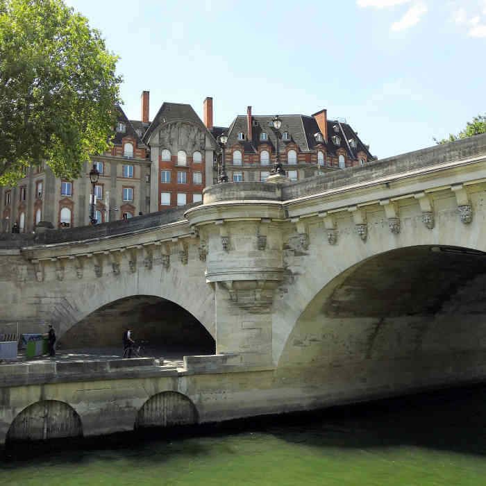 新桥-"巴黎塞纳河上的一座古桥,巴黎塞纳河游船的."-大众点评移动版