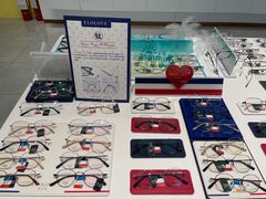 -J-Optical佳视明眼镜·蔡司视觉(青岛金茂览秀城店)