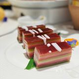 牛油果虾肉小金杯挺可口，沙拉酱加上外层的酥塔
