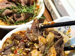 -来龍儿鲜切牛肉自助老火锅