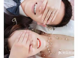 他們家的婚纱照风格都是当下比较流行的，非常喜欢他们家