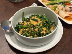 -Chom Cafe and Restaurant