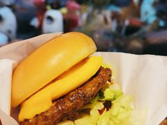 瀑布芝士2.0汁汁厚作和牛堡-肯德基(昆山千灯店)