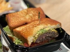 -The Habit Burger Grill 哈比特汉堡(复兴soho店)