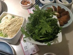 -左庭右院鲜牛肉火锅(浦江欢乐颂店)