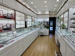 -翰佐蔡司小乐圆·依视路星趣控·暴龙眼镜折扣店