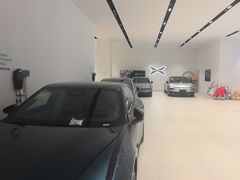 -小鹏汽车上海吴中路销售服务中心