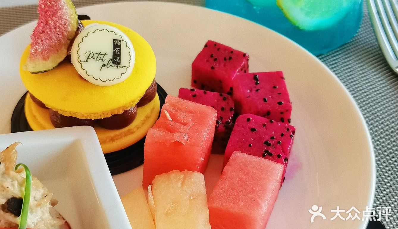 南昌新晋网红拍照地🔥溪湖旁的阳光玻璃桥
