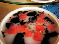 -三亚火车头万人海鲜广场