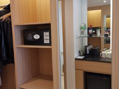 -上海虹桥君丽假日酒店(娄山关路地铁站店)