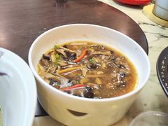 -有红鸡毛店·川菜(建设路店)