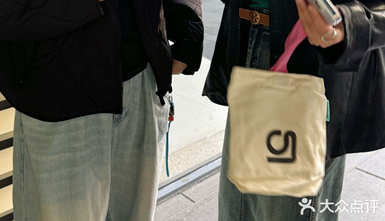 属于北京的本土奶茶 多巴胺风一下成为各大商圈里最靓的仔