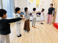 -猴有戏教育戏剧·音乐剧·主持口才·演讲朗诵辩论(环球港华师大校区)
