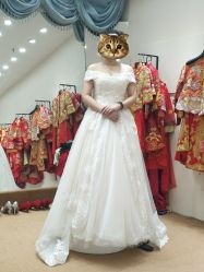 -觅白婚纱礼服馆