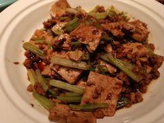 荆芥烧信阳地锅豆腐-阿五黄河大鲤鱼(英协路店)