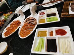 精品烤鸭-皇城根·鲁菜济南菜·吊炉烤鸭·炒鸡鱼头(济南旗舰店)