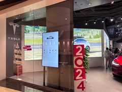 -TESLA 特斯拉(上海太古汇体验店)