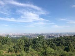 -鬼笑石后山停车场