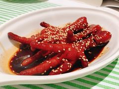吮指鸡爪-桂满陇·手作小笼包&江南叫花鸡(中山公园店)