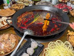 -黄潇洒老火锅(九眼桥宏济巷店)