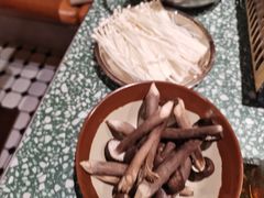 鸡腿菇-牛腩之旅·牛腩牛杂煲(经纬汇店)