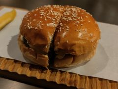 经典汉堡-悠航SLOWBOAT(三里屯店)