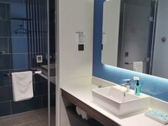 -珠海拱北口岸智选假日酒店