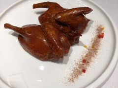 玻璃皮润烧乳鸽皇-北京厨房(SKP店)